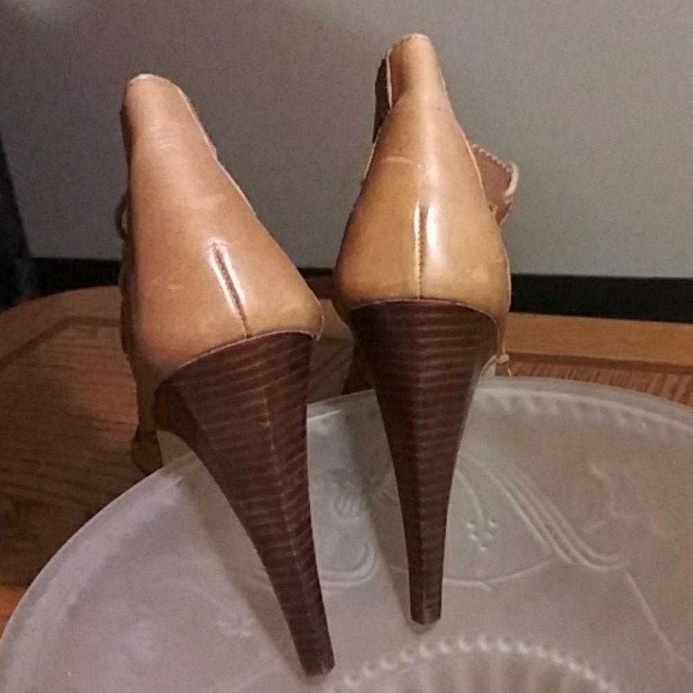 Shoes - Picture 4 of 4